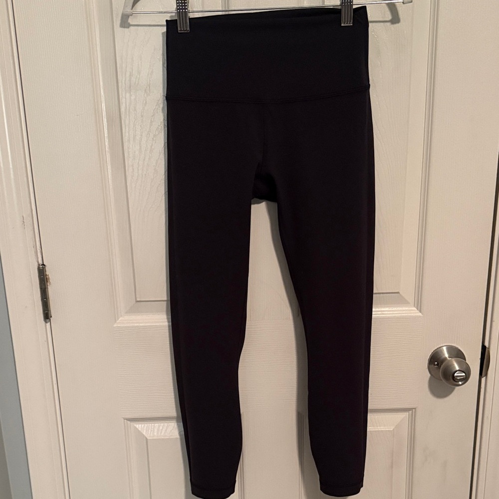 Lululemon Black High-Waisted capri Leggings Size 6